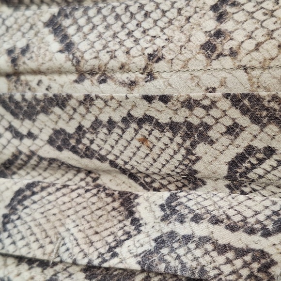 Elie Tahari Silk Satin Terri Blouse Python Print - Picture 6 of 16